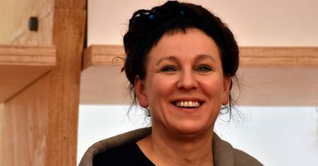 Olga Tokarczuk spotkała się z fanami we Wrocławiu. Przywitały ją tłumy