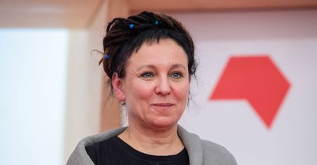 Barbara Borys-Damięcka zaprosiła Olgę Tokarczuk na posiedzenie Senatu. Pisarka odpowiedziała