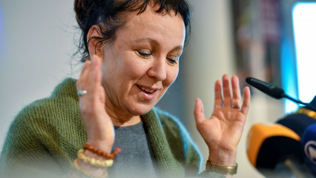 Wybory parlamentarne 2019. Olga Tokarczuk, laureatka Nagrody Nobla, stała się "tematem" politycznym w końcówce kampanii.