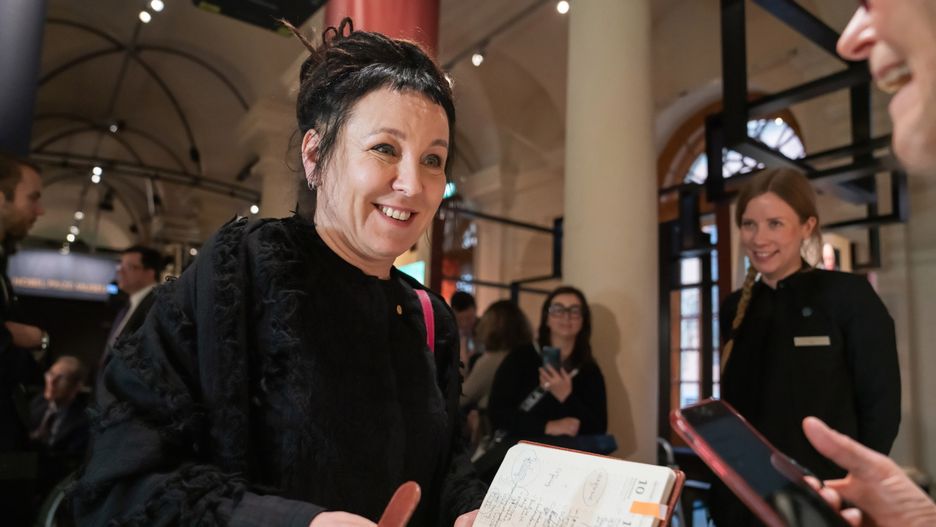 Olga Tokarczuk otrzymała literacką Nagrodę Nobla w 2019 r. za 2018 r. 