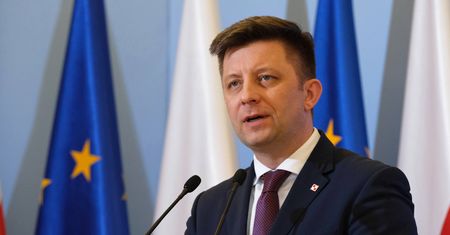 Koronawirus w Polsce. Michał Dworczyk odpowiada na pytania o odwołanie mszy