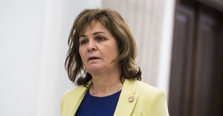 Prokuratura chce postawić posłance zarzuty. Ale jest bezradna, bo PiS nie chce zająć się wnioskiem