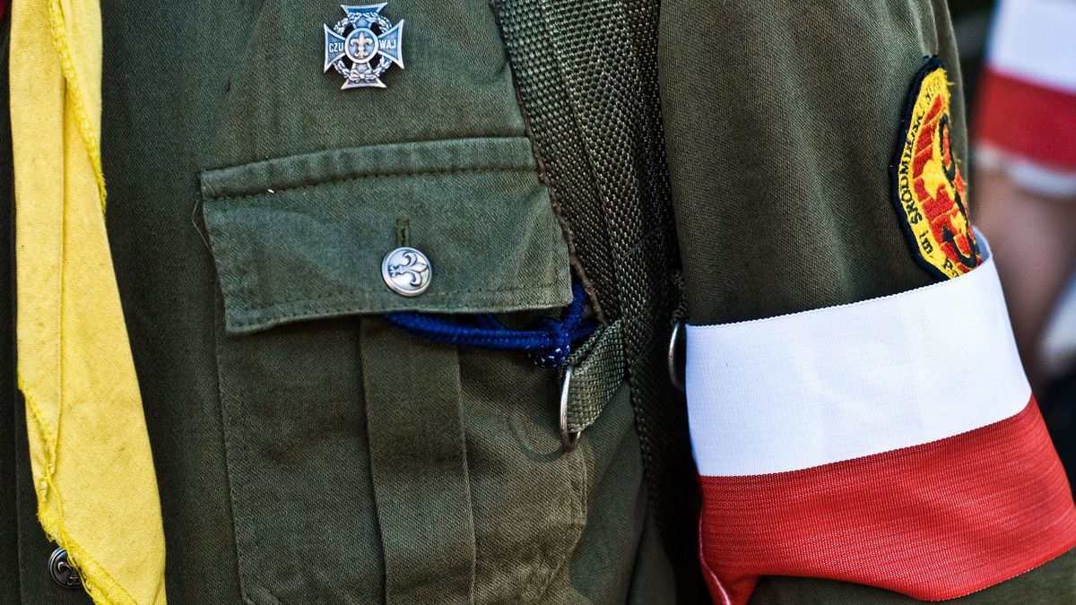 Na miejscu policja ustala przyczynę zdarzenia