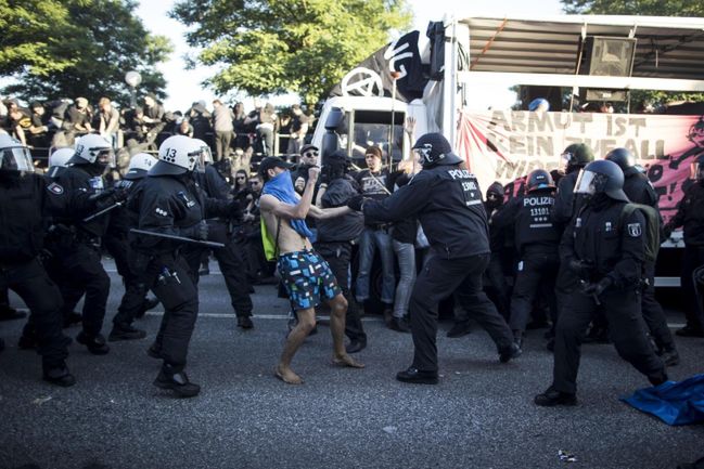 Hamburg w ogniu. Kolejne demonstracje antyglobalistów