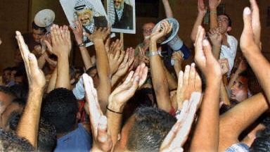 Palestyńczycy popierają Arafata