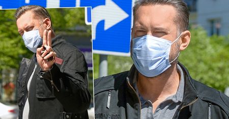 Marcin Prokop zrobił furorę przed studiem "DDTVN". Do pracy przyjechał nowiusieńkim bmw. Nie oszczędzał na luksusowej maszynie