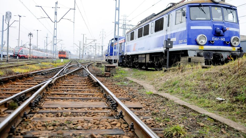 Wrocław. Pociąg PKP Intercity śmiertelnie potrącił mężczyznę na Brochowie