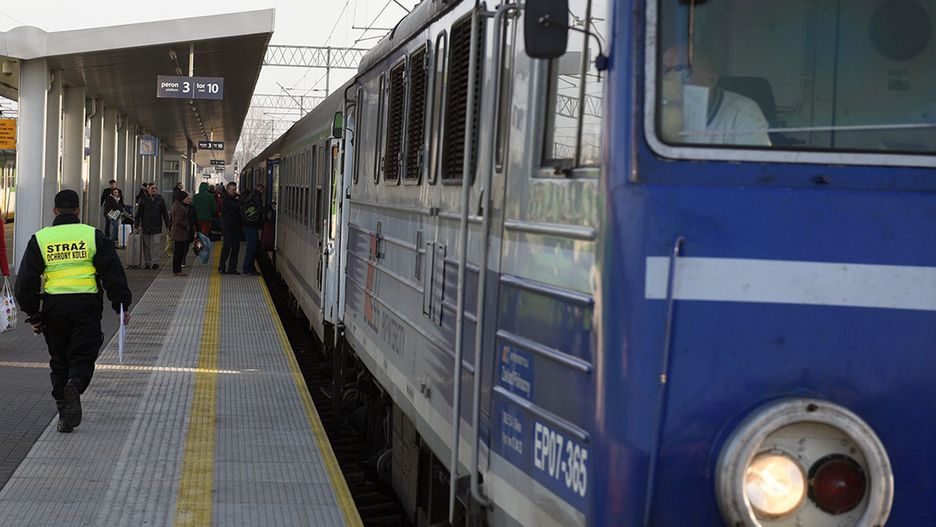 Opóźnione są pociągi SKM i PKP IC.
