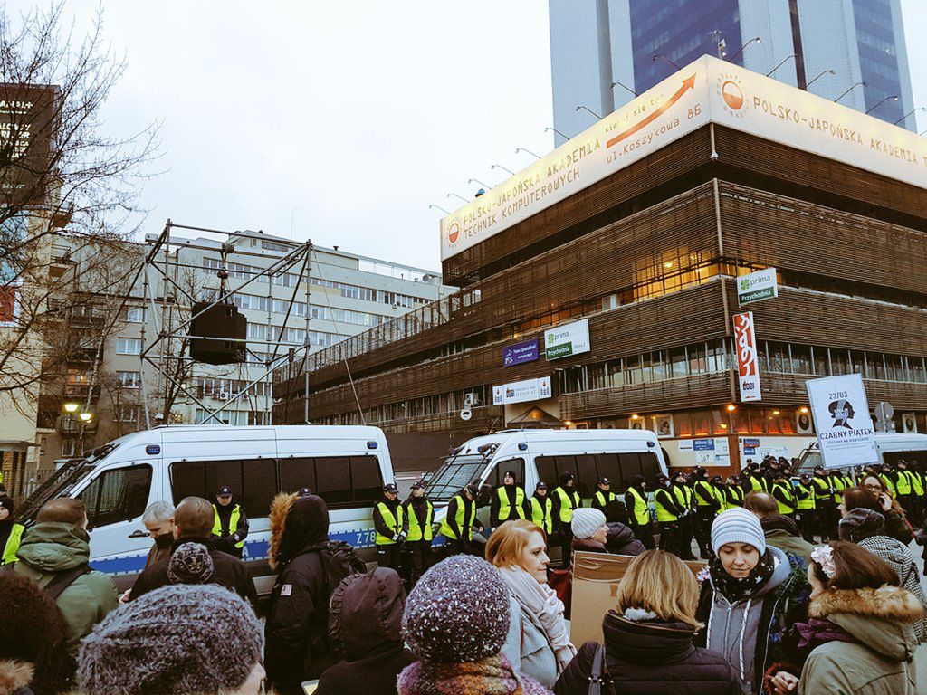 Czarny Piątek to odpowiedź na próbę zaostrzenia prawa aborcyjnego