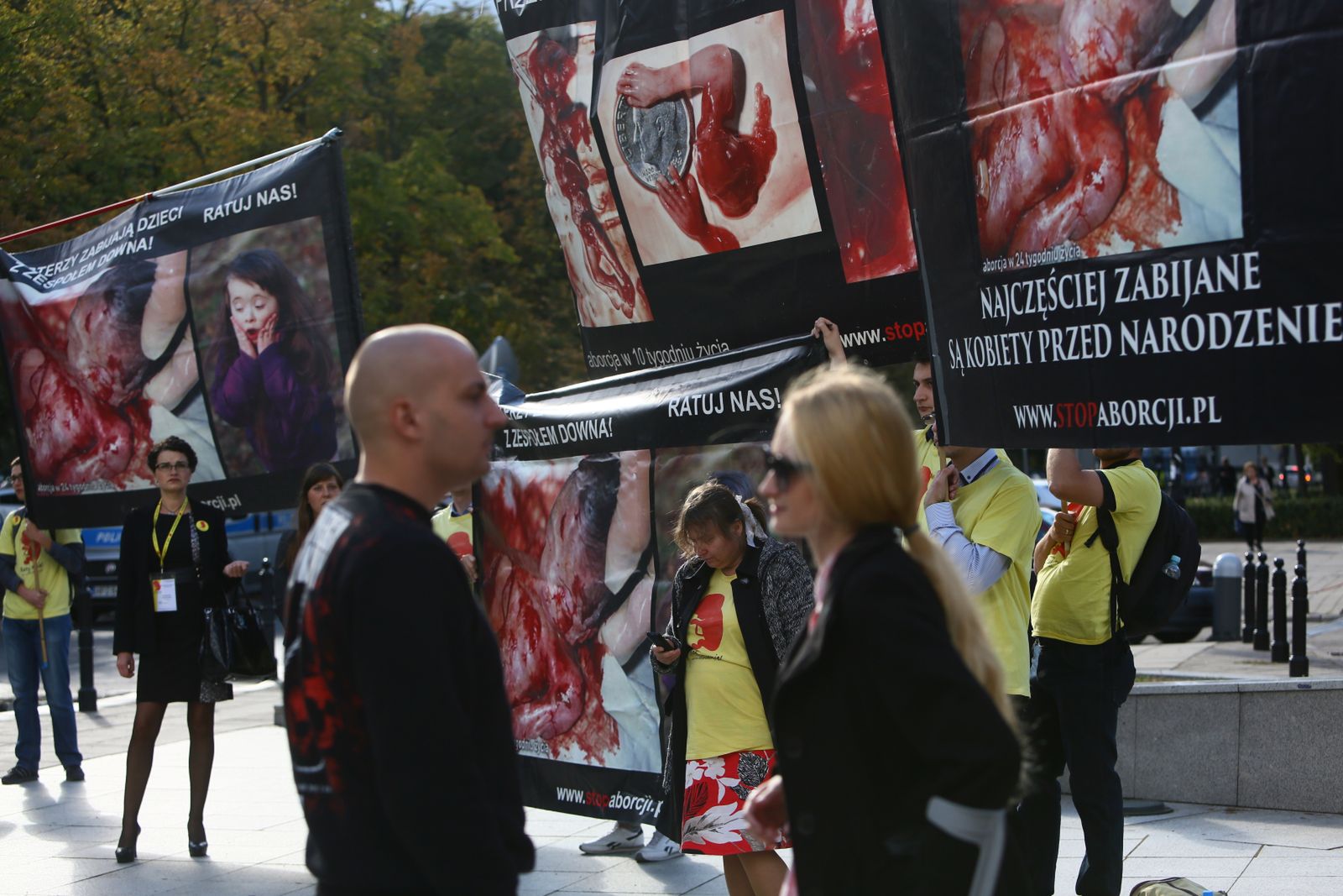 Zdjęcia z plakatów antyaborcyjnych zakłamują rzeczywistość? "Są co najmniej sprzed 20 lat"