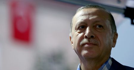 Turcja przeprowadza naloty na północny Irak