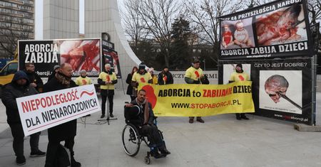 Irlandczycy będą głosować ws. złagodzenia prawa antyaborcyjnego. To nauka dla Polski