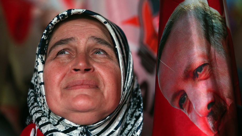 Zwolenniczka prezydenta Erdogana świętuje jego sukces wyborczy