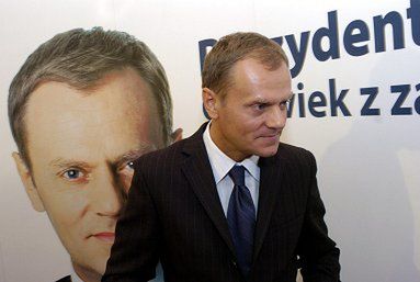 "Prezydent Tusk" - brak prezyzji czy nieprawda?