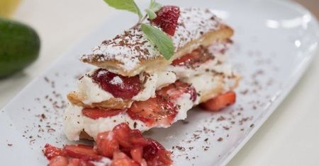 Mille-feuille truskawkowe i chłodnik truskawkowo-pomidorowy