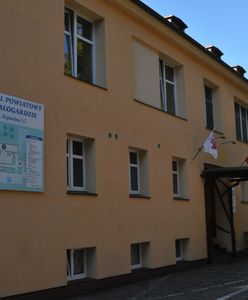 "Czemu nie poszła rodzić do lasu?" Mieszkańcy komentują sprawę porwania dziecka ze szpitala w Białogardzie