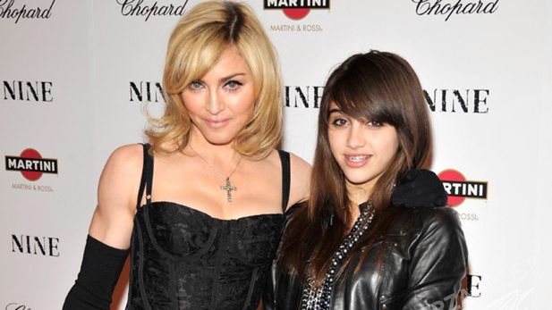 Madonna z córką Lourdes