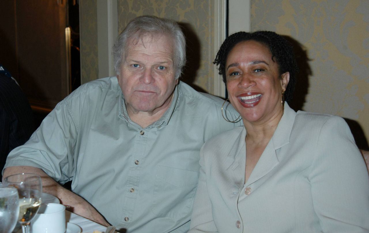 Brian Dennehy nie żyje5/9/03   NYC
Grand Hyatt New York
69th Annual Drama League Awards
Brian Dennehy & S. Epatha Merkerson
CR: Ron Galella/Ron Galella Ltd./ OKO NA SWIAT