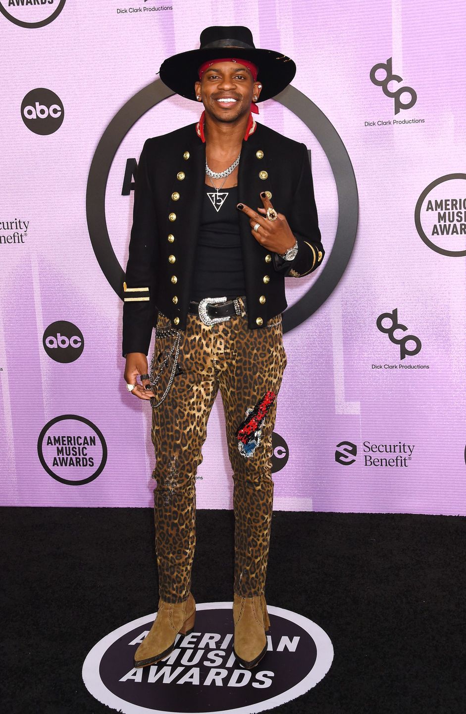 Jimmie Allen  – American Music Awards 2022