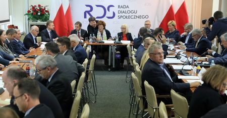 Kłótnie o fotel i składanie donosów. Tak wygląda "dialog" organizacji pracodawców
