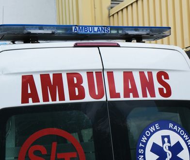 Warszawa. Wypadek na Obozowej. Dachowanie na torowisku