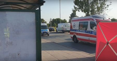 Łódź. Tragiczny wypadek. Autobus przytrzasnął kobietę, zginęła pod kołami