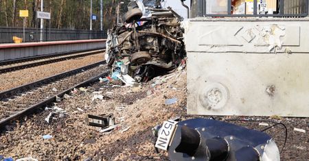 Wypadek w Puszczykowie. "Zginęli, bo próbowali uniknąć uszkodzeń"