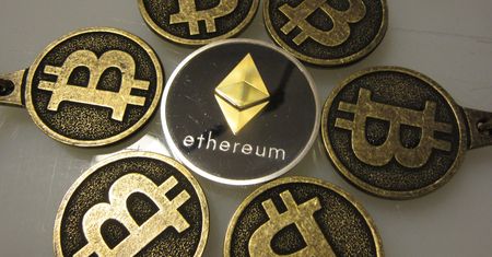Już 570 mld dol. uciekło z kryptowalut. Cena bitcoina poniżej 7 tys. dol.