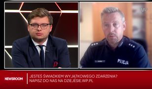 Policjant komentuje zachowanie motocyklistów. Stanęli i zablokowali całe skrzyżowanie