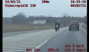 Pościg jak z filmów akcji. Motocyklista jadąc ponad 200 km/h uciekł przed policją