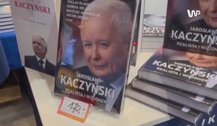 Stragan Sakiewicza na konwencji PiS. Tym handluje szef Republiki