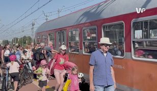 Wykorzystują ostatnie dni wakacji. Tłumy ruszają w jednym kierunku