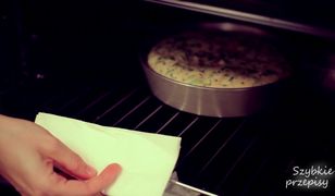 Puszysty omlet z szynką i serem. Prosty przepis