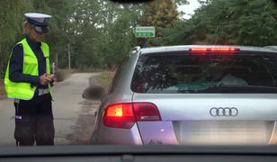 Kierowca przekroczył prędkość, ale przecież zaraz zwolnił. Mandat i tak się należał