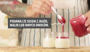 Panna cotta z sosem jagodowym. Słodkości na lato