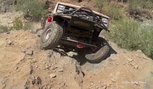 Niewinny kierowca zderza się z ciężarówką