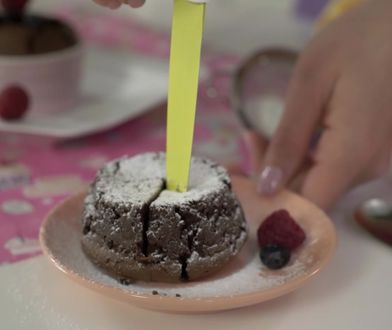 Fondant czekoladowy. Deser z płynną czekolada