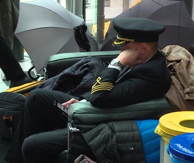 Po 11 latach został zwolniony z LOT-u. Wypowiedzenie otrzymał mailem