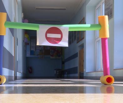 Szkoła wprowadza na korytarzach ruch jednokierunkowy. To efekt reformy edukacji
