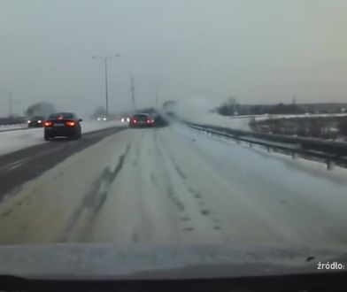 Rosyjski potwór ratuje inne pojazdy. Na jego wielkie koła nie ma przeszkód