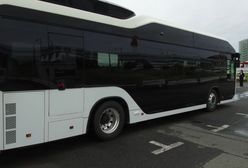 Wodorowy autobus Toyoty: Sora, podjeżdża sam na przystanek
