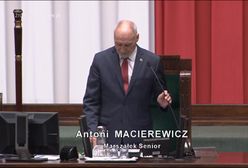 Pierwsze posiedzenie Sejmu. Antoni Macierewicz zaliczył wpadkę