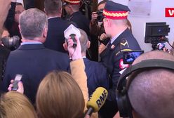 Marian Banaś w Sejmie. Prezes NIK nie reagował na pytania