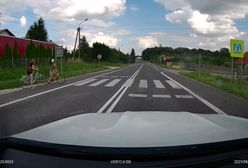 O krok od tragedii. Cudem nie uderzył dzieci na przejściu dla pieszych