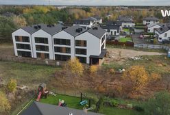 Według dewelopera to dom dla dwóch rodzin. Mieszkańcy w to nie wierzą