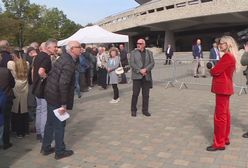 TVN pojawił się przy "Spodku". Próbowano uspokoić wyborców PiS