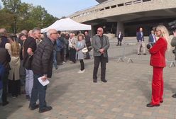 TVN pojawił się przy "Spodku". Próbowano uspokoić wyborców PiS