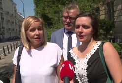 Posłanki otoczyły mężczyznę, by "uwolnić" go z kordonu policji