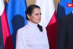 Swiatłana Cichanouska na UW. Manifestacja przed uczelnią