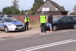Zatrzymany przez policję kierowca miał w dowodzie rejestracyjnym niespodziankę. Mandat to nie koniec zmartwień